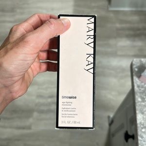 Mary Kay- Timewise - Age-fighting moisturizer